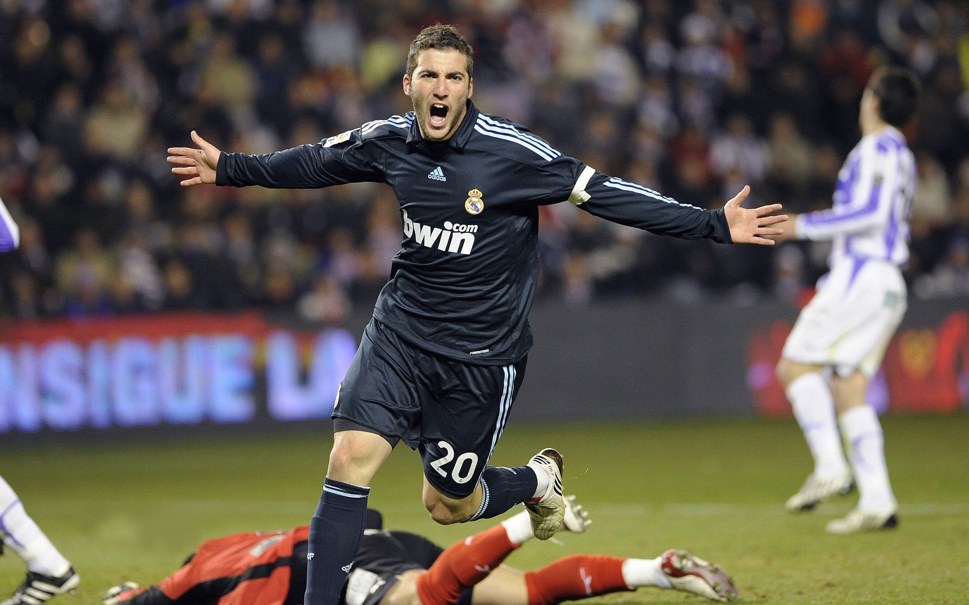 欧国联比赛：哈萨克斯坦队惨遭葡萄牙队绝杀，欧预赛哈萨克斯坦和苏格兰